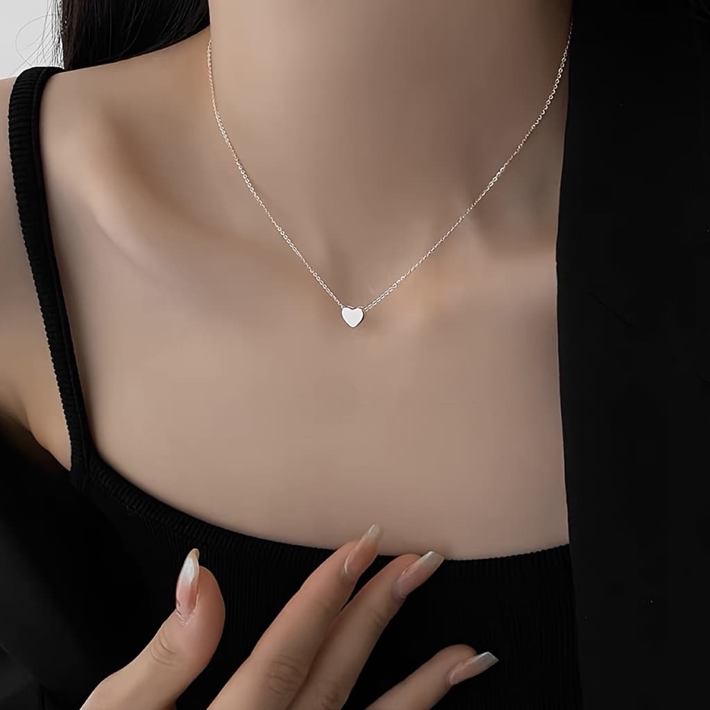 Simple Love Pendant Necklace for Women, Versatile Chic Clavicle Chain Sister Gift Accessory Casual Attire