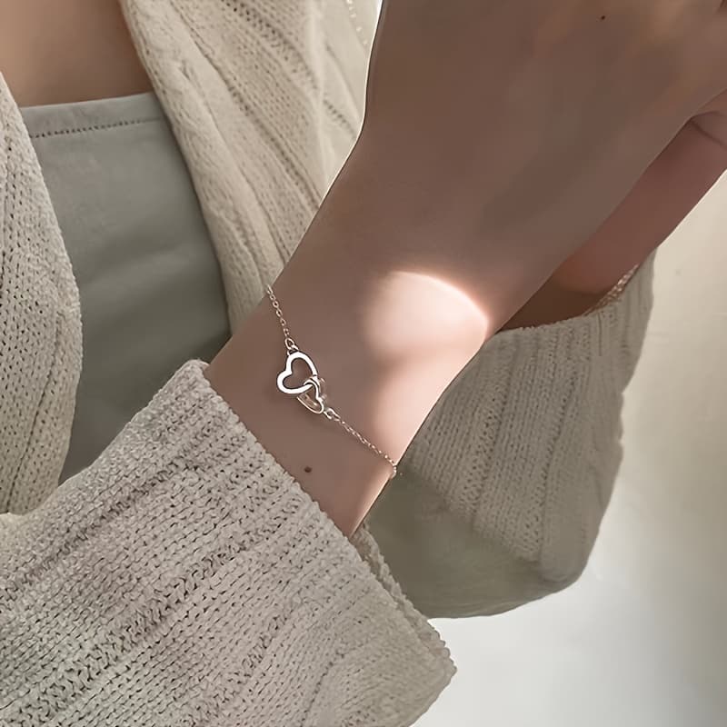 Simple Style Alloy Love Heart Bracelet, Unplated Fashion Accessory for Daily Wear, Elegant Trendy Chain Link Bracelet for All Seasons - 1 Piece
